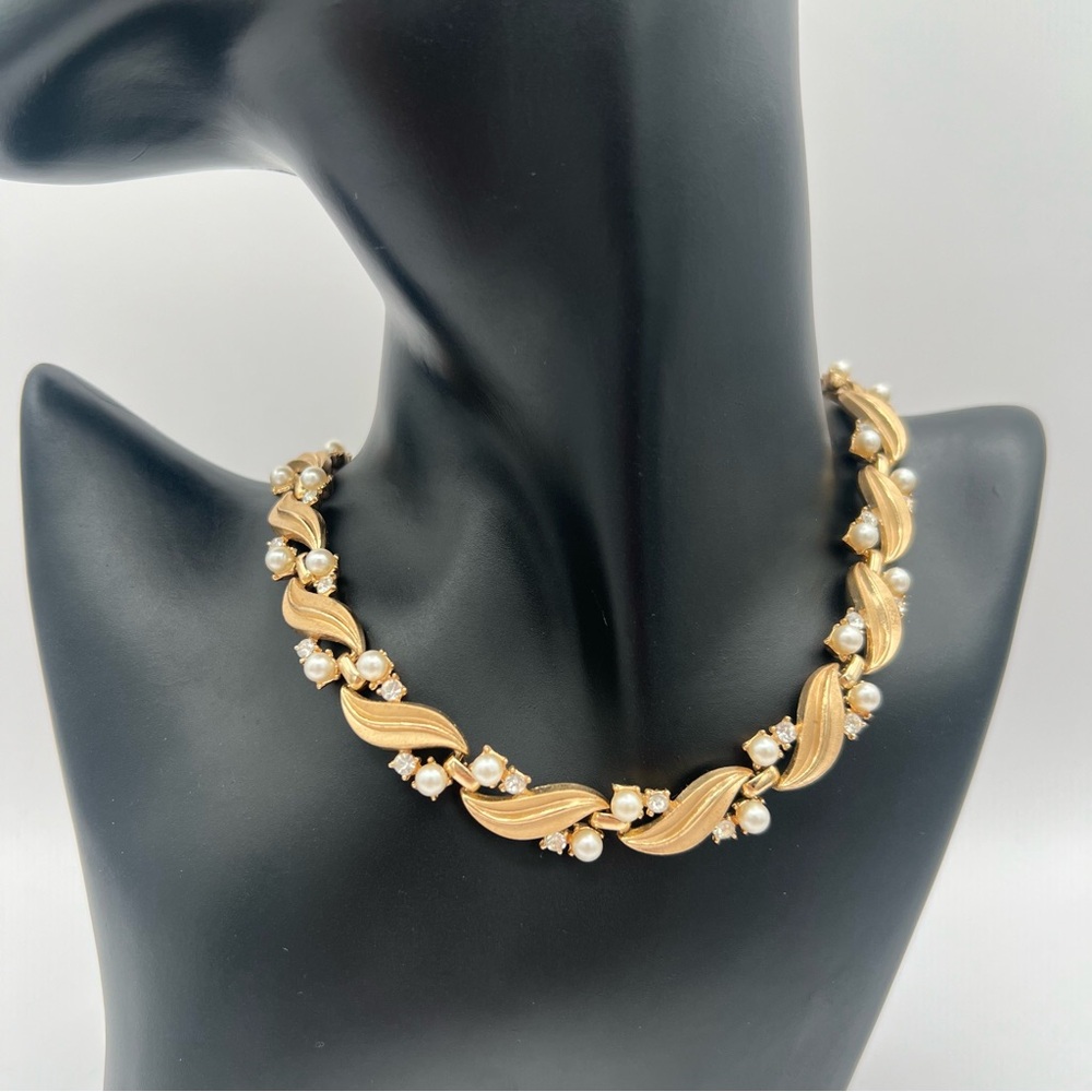 Rare Vintage Trifari Faux Pearl & Rhinestone Necklace